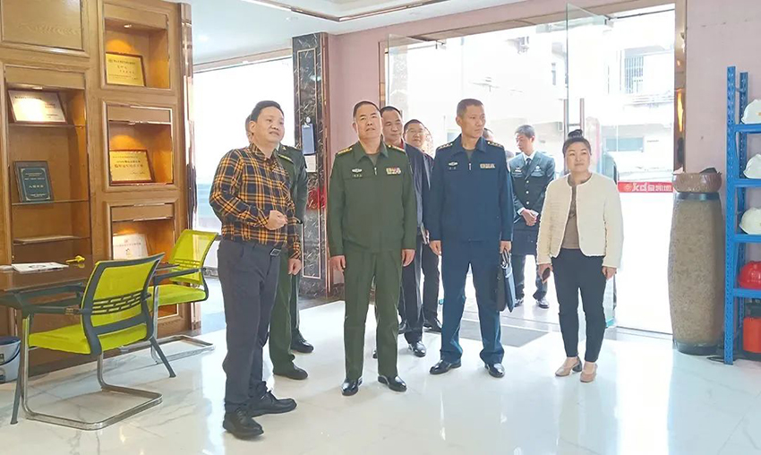 佛山軍分區政委、禪城區委常委領導一行蒞臨好色先生TV在线下载調研指導工作